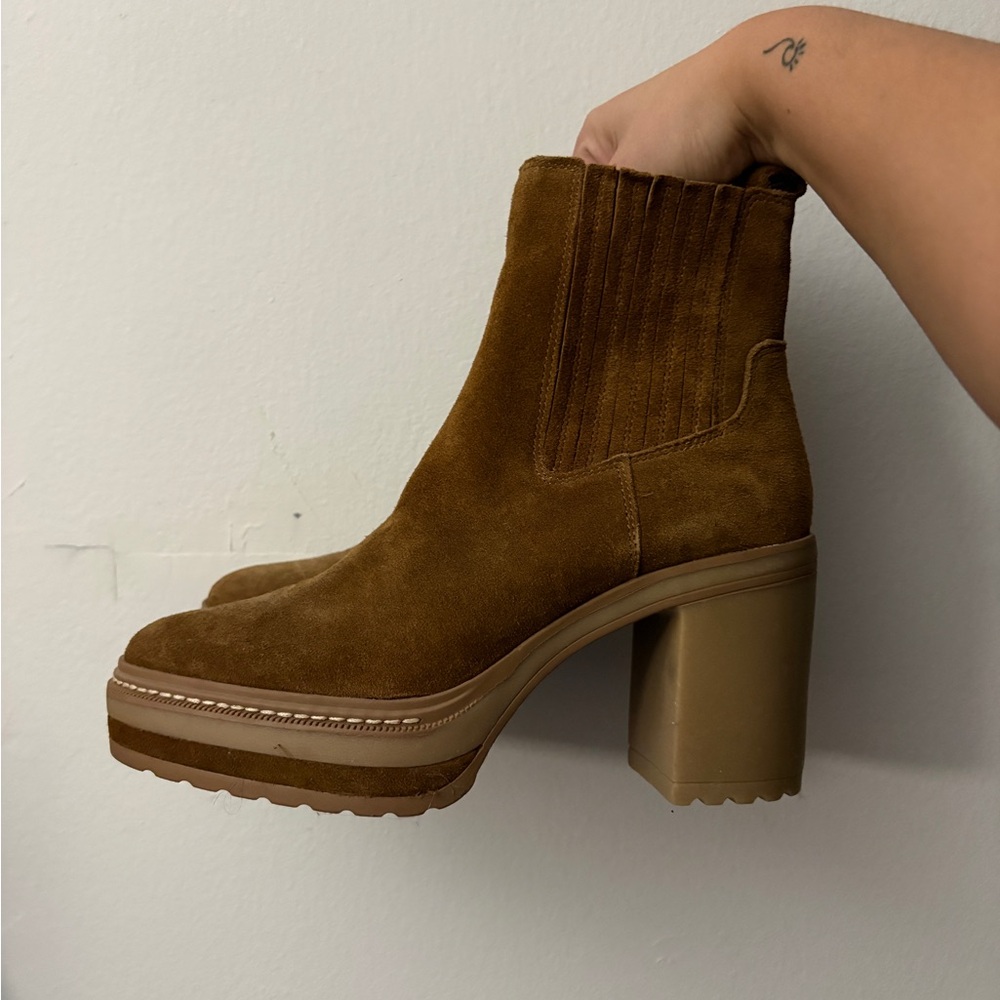 nwot STEVE MADDEN Boots